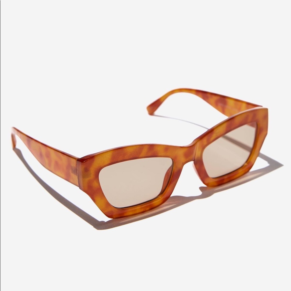 NWT cottonon cat eye sunglasses